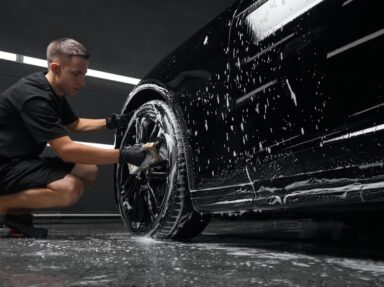 Strona Główna 54 Jak wyczyścić kołpaki, żeby wyglądały jak nowe? Sprawdzone sposoby, które naprawdę działają